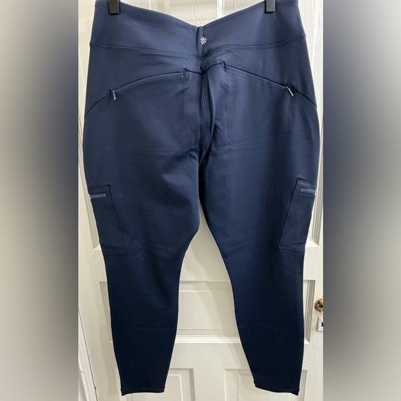 Athleta Headlands Hybrid Cargo Tight Navy - Picture 3 of 6